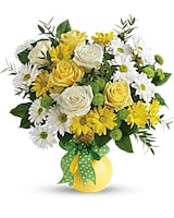Teleflora's Daisies And Dots Bouquet