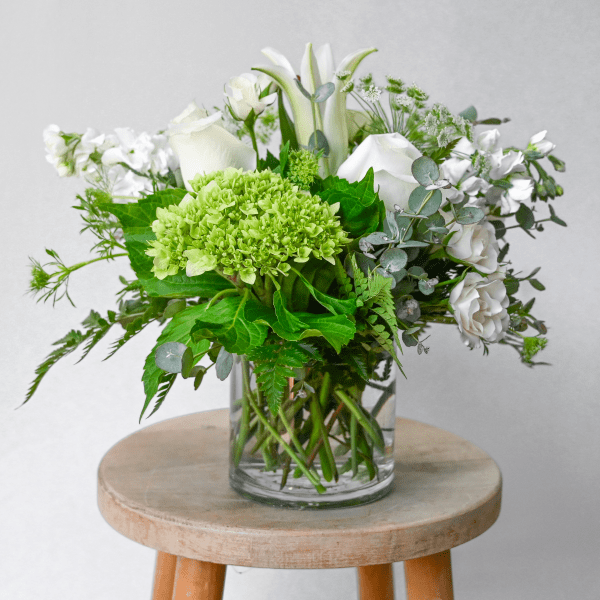 The Lake Oconee Spring Edit: Why Local, Seasonal Blooms Are the Ultimate Statement