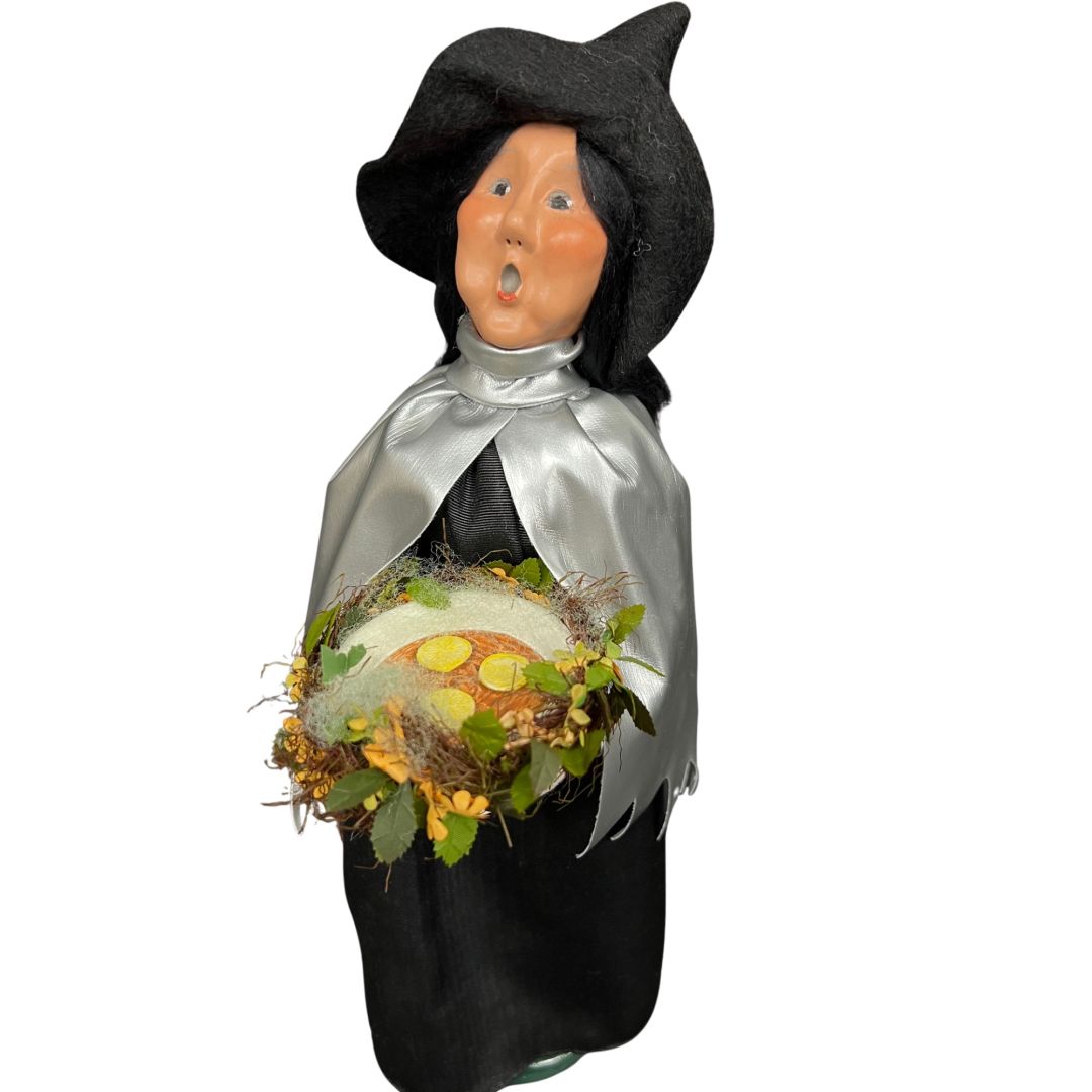 Byera'Choice Witch With Silver Cape