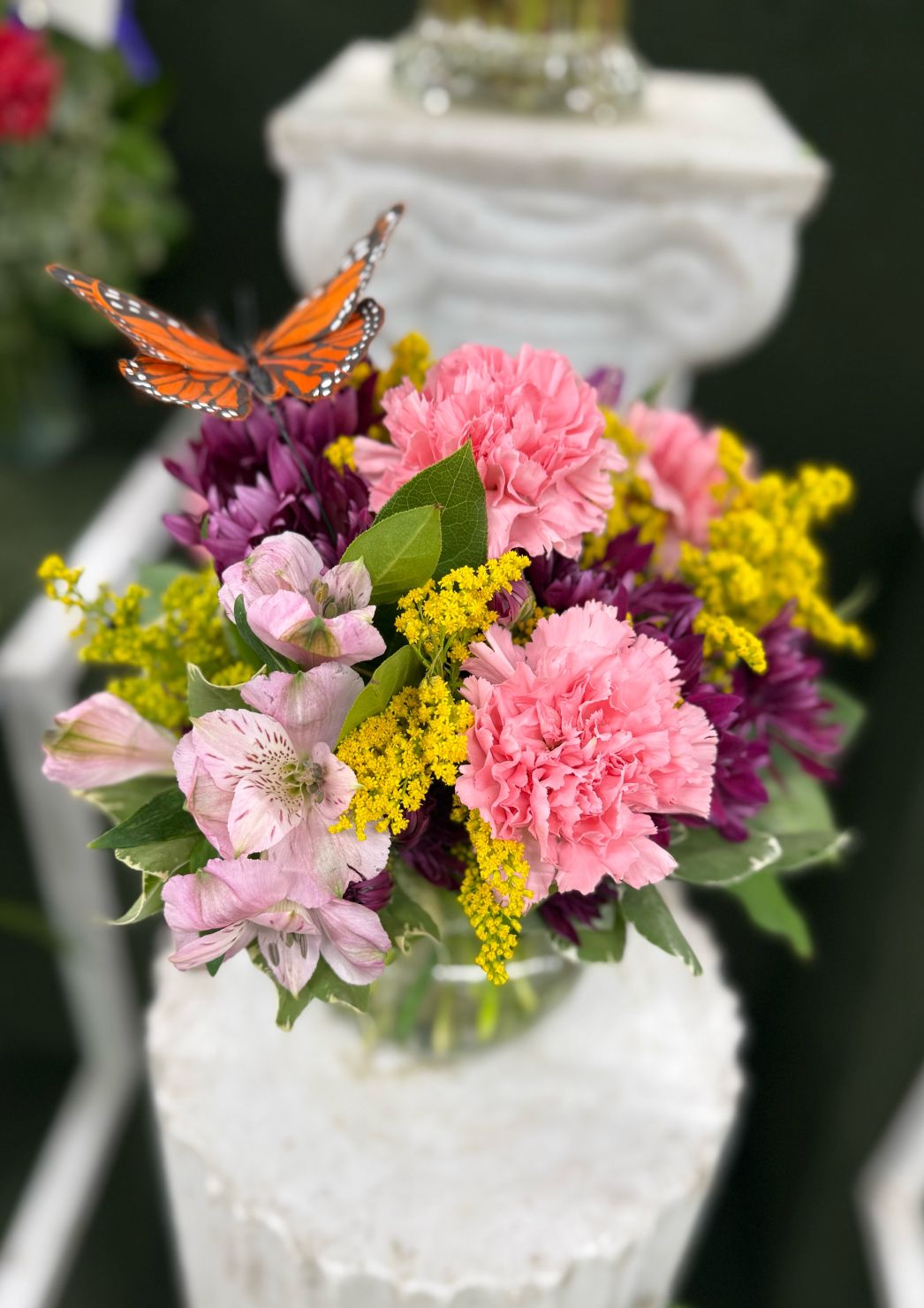 BRIGHT BUTTERFLY ARRANGEMENT IN THE COOLER