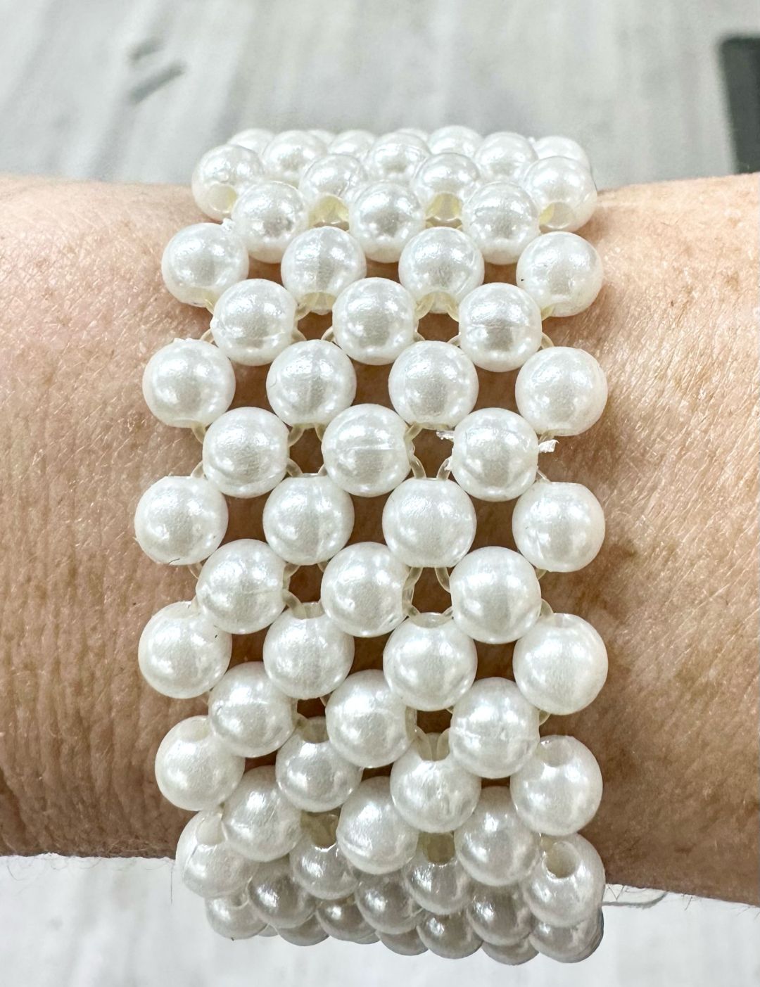 H - White Pearl