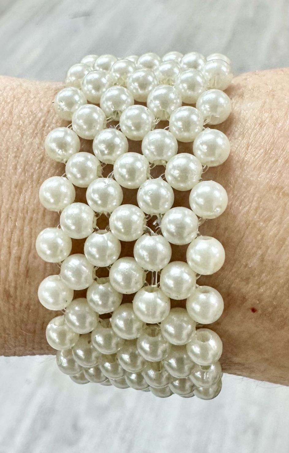 I - Cream/Off White Pearl