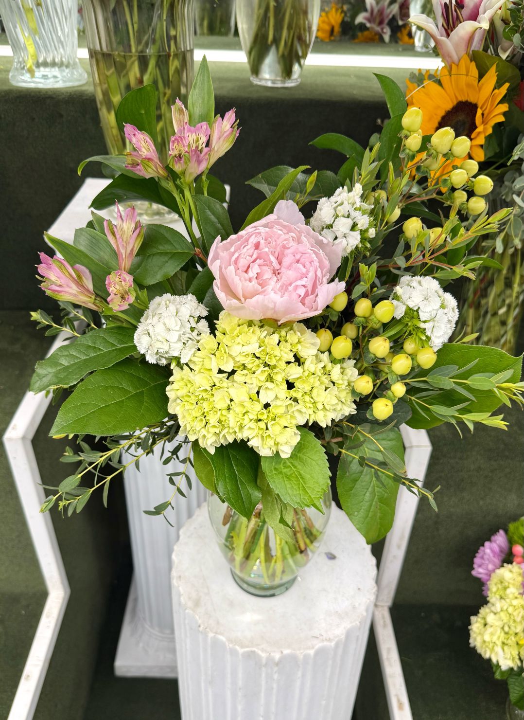 Precise Petals Arrangement In the Cooler 