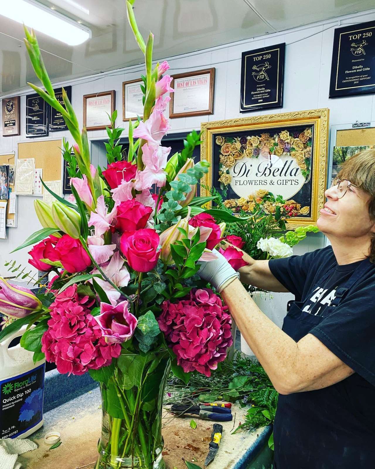 How to Make Fresh Flowers Last Longer | Expert Flower Care Tips from DiBella Flowers