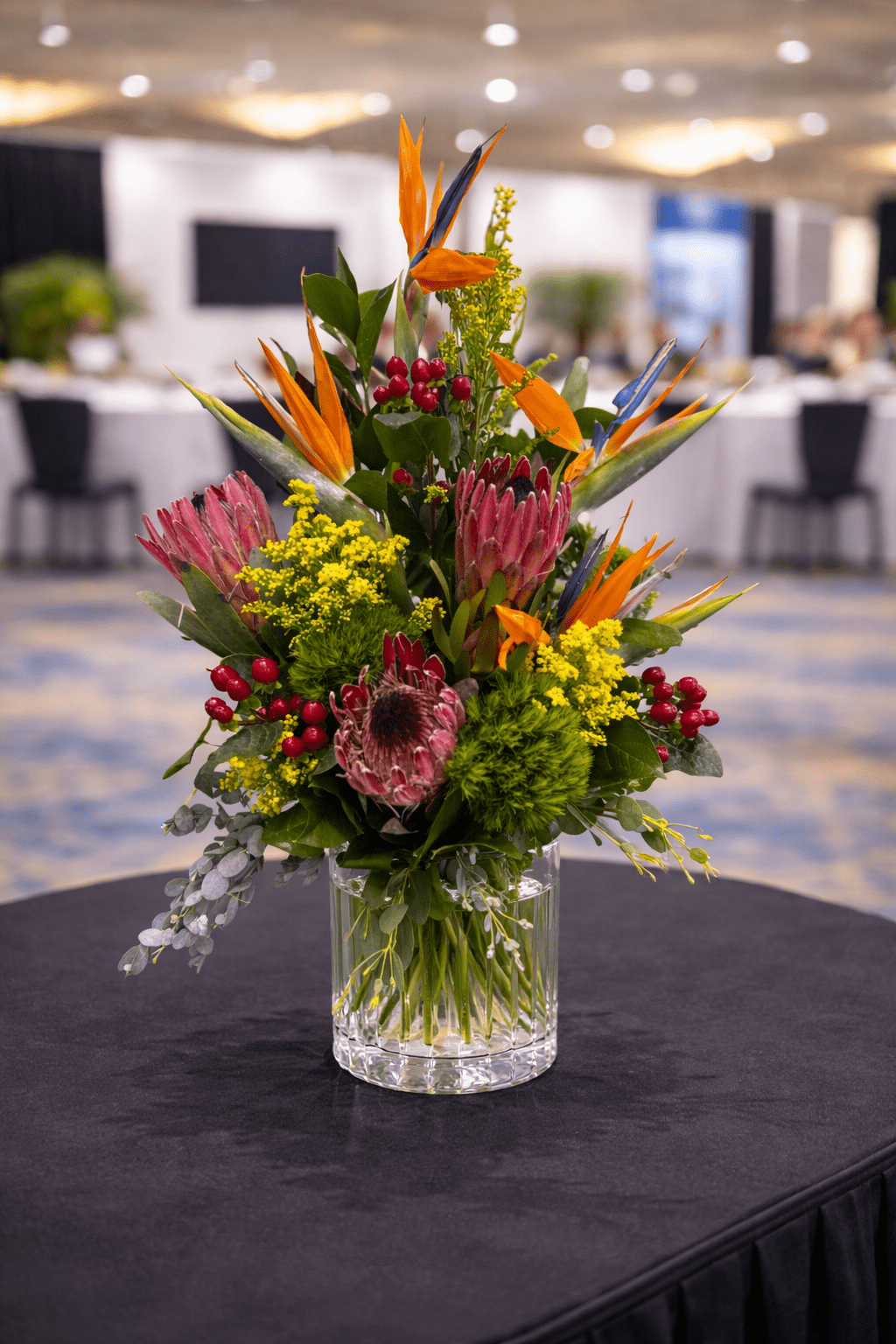 las-vegas-convention-flower-delivery-modern-floral-arrangement.jpg.png