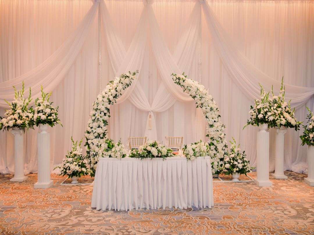 las-vegas-wedding-flowers-ceremony.jpg