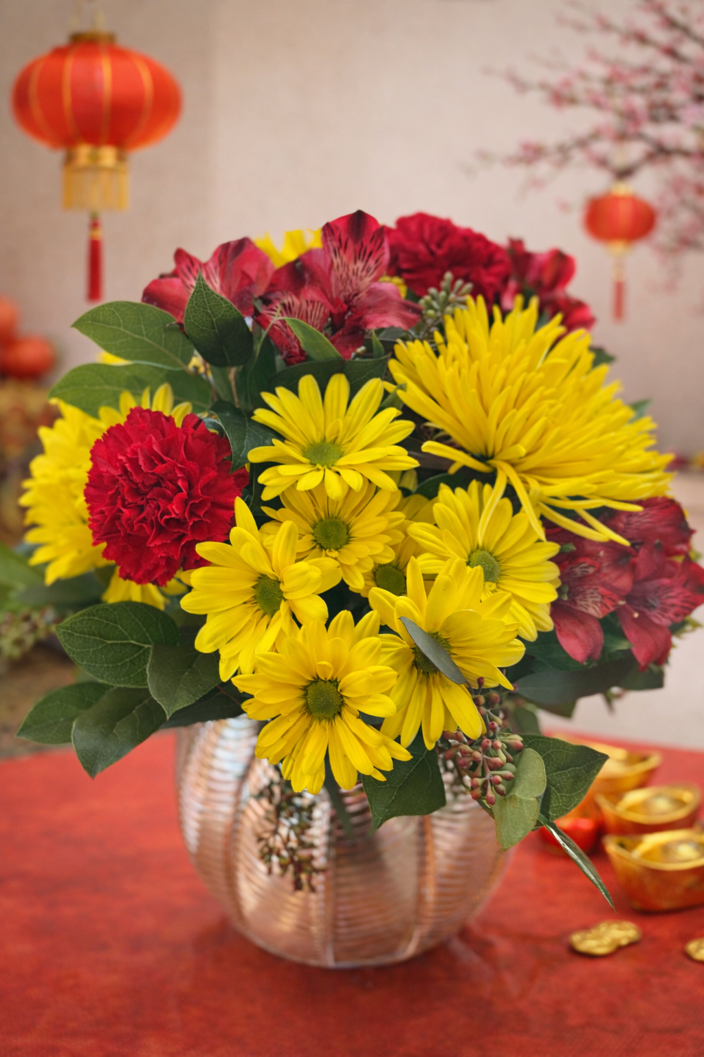 red-and-gold-flower-arrangements.png