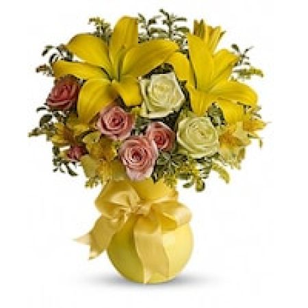 My Lady's Florist Westland - What better gift to send someone than a sunny smile? Think how much that sentiment delivered in the form of this beautiful and cheerful bouquet will mean to whoever's on your mind today.
