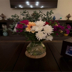 Lakeland Flowers Lakeland - Bask in the warm glow of 'Sunstone Radiance' a captivating bouquet designed to evoke feelings of joy and serenity. Imagine this arrangement gracing your dining table filling the room with a soft inviting light or surprising a loved one with a burst of sunshine on a cloudy day. The artful blend of textures and colors creates a piece that is both effortlessly chic and profoundly comforting. This isn’t simply a gift of flowers; it’s a delivery of happiness a moment of tranquility and a beautiful expression of your affection. Perfect for birthdays celebrations or simply to brighten someone’s space 'Sunstone Radiance' will undoubtedly leave a lasting impression.