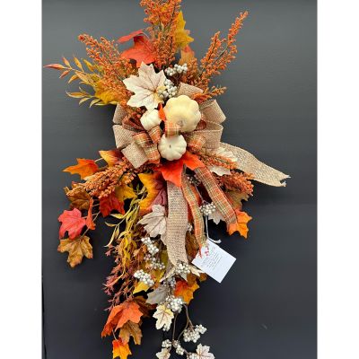 Fortin Gage Nashua - Artificial wall hanging of velvet pumpkins, fall leaves and more 