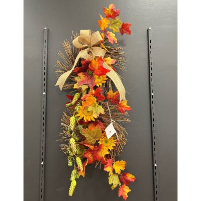 Fortin Gage Nashua - Silk wall hanging of fall colored leaves and hops 