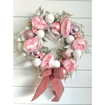 Fortin Gage Nashua - Pink wreath with flowers
Artificial Wreath
15 inches across