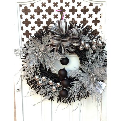 Fortin Gage Nashua - Handmade by our talented team
Artificial Wreath
24 inches across