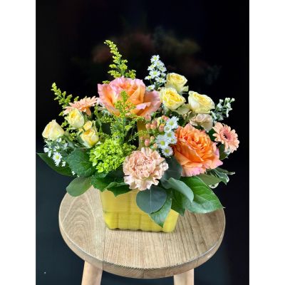 Fortin Gage Nashua - Just peachy! This fresh and vibrant summer arrangement is just the right size! 