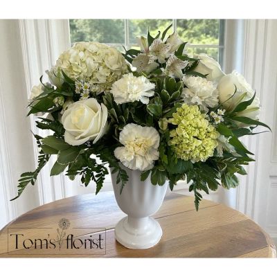 Tom's Florist Smyrna - .