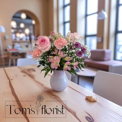Tom's Florist Smyrna - . 