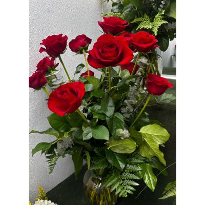 DiBella Flowers & Gifts Las Vegas - A dozen beautiful long stem roses for that special occasion