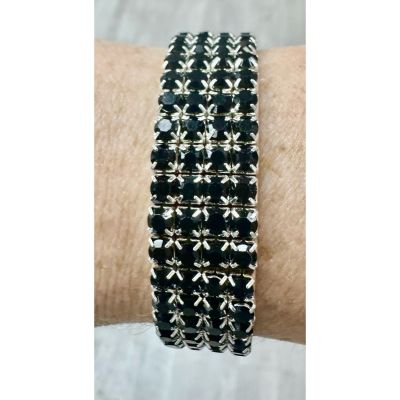 DiBella Flowers & Gifts Las Vegas - G - Black Diamond wristlet
