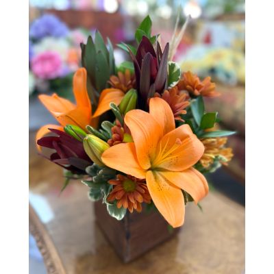 DiBella Flowers & Gifts Las Vegas - Fall Endeavors is a warm and inviting arrangement that beautifully captures the essence of the season. Designed in a natural wooden cube, this piece perfectly balances elegance and earthiness, making it an ideal choice for celebrating gatherings, expressing gratitude, or simply bringing the spirit of autumn indoors. Available for same-day pickup at our Las Vegas location.
