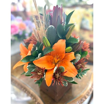 DiBella Flowers & Gifts Las Vegas - Fall Endeavors is a warm and inviting arrangement that beautifully captures the essence of the season. Designed in a natural wooden cube, this piece perfectly balances elegance and earthiness, making it an ideal choice for celebrating gatherings, expressing gratitude, or simply bringing the spirit of autumn indoors. Available for same-day pickup at our Las Vegas location.
