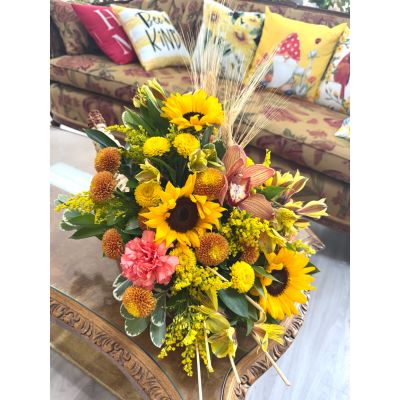 DiBella Flowers & Gifts Las Vegas - Bursting with autumn charm, this elegant cornucopia captures the warmth and abundance of the harvest season. A graceful blend of golden tones and rustic textures flows naturally from its woven horn, creating a radiant centerpiece that brings cozy fall beauty to any table. Perfect for Thanksgiving gatherings or seasonal décor, it celebrates gratitude, comfort, and the simple joys of autumn. Available for same day delivery at DiBella Flowers & Gifts.