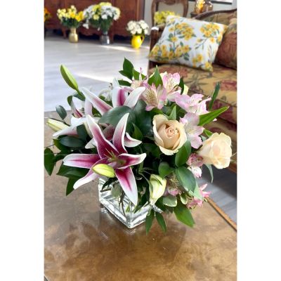 DiBella Flowers & Gifts Las Vegas - Celebrate any occasion with our Brittany Cube, a customer-favorite bouquet featuring a harmonious blend of green hydrangeas, pink roses, alstroemeria, lilies, and more. This elegant arrangement is perfect for birthdays, anniversaries, or to brighten someone's day. Handcrafted with care, it's available for same-day delivery throughout Las Vegas, including Summerlin, Henderson, and The Strip. Please note that due to seasonal availability, some flower substitutions may occur, but the overall beauty and charm of the arrangement will be maintained.




