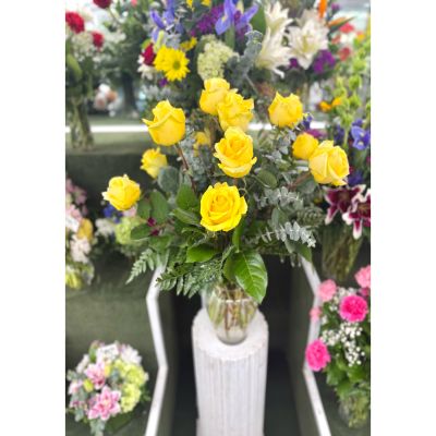 DiBella Flowers & Gifts Las Vegas - Dozen Yellow Roses Arrangement In the Cooler