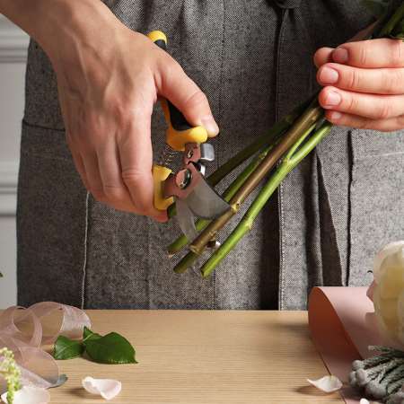 how-to-make-valentines-flowers-last-longer-at-home