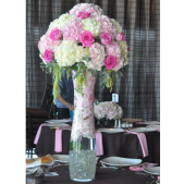 Superior Florist Ltd New York - A slender, flashy arrangement of flowers.