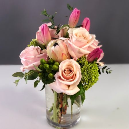 Bouquets Denver - Light blush roses, hypericum, mini green hydrangea and protea blossom